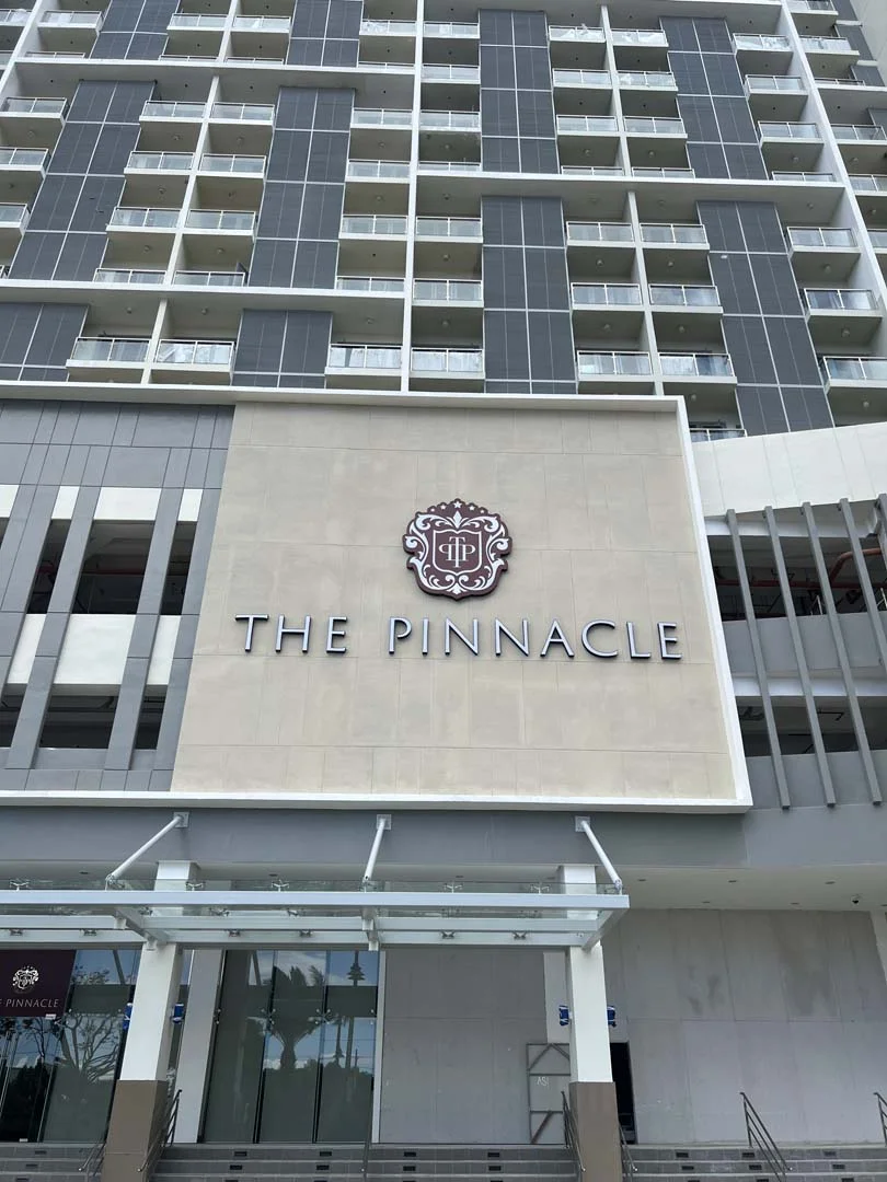 Pinnacle Hotel