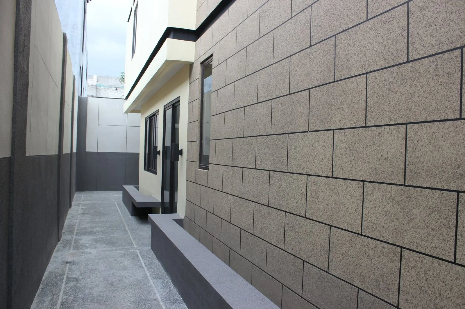 Townhouse Facade - Liquid Granite